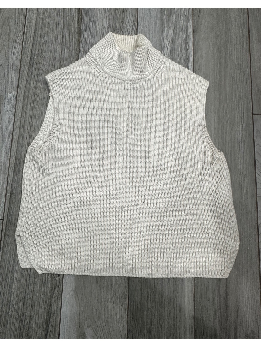 Abercrombie & Fitch Women's Cream Sleeveless Turtleneck Sweater Vest Size S